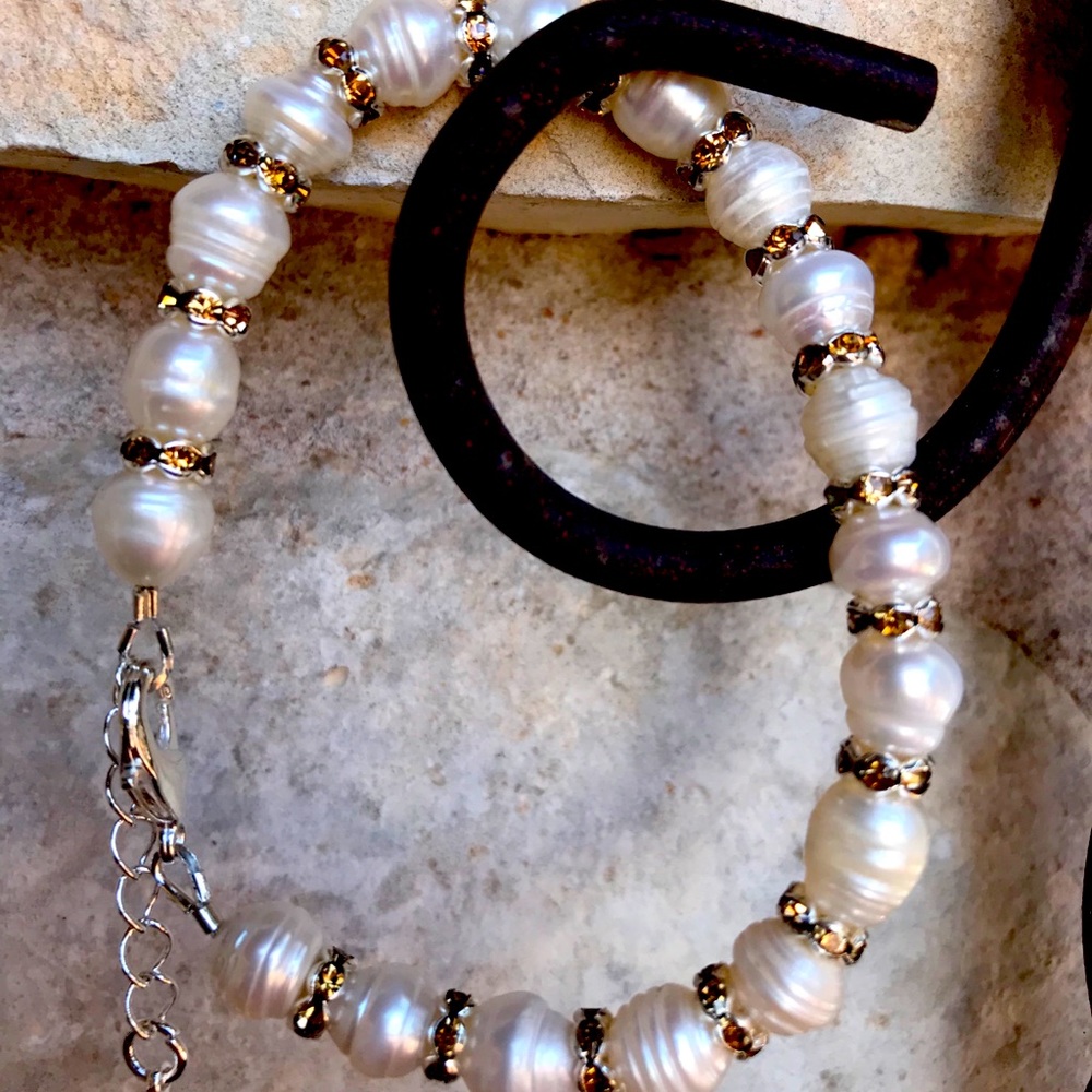 Cultured freshwater pearl bracelet gold roundells